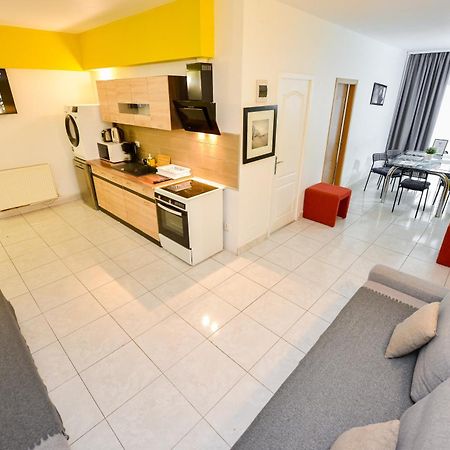 The Lincoln Suites - Central Shabbat Friendly Apartments Bucureşti Ngoại thất bức ảnh