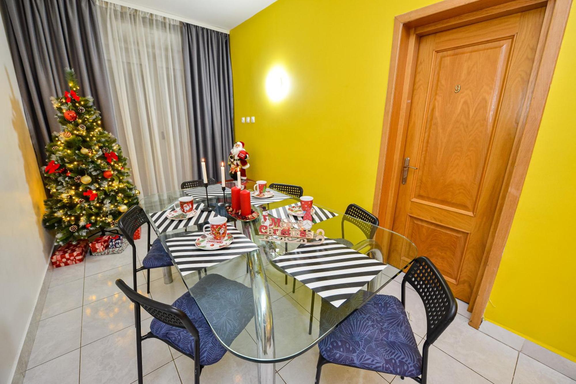 The Lincoln Suites - Central Shabbat Friendly Apartments Bucureşti Ngoại thất bức ảnh