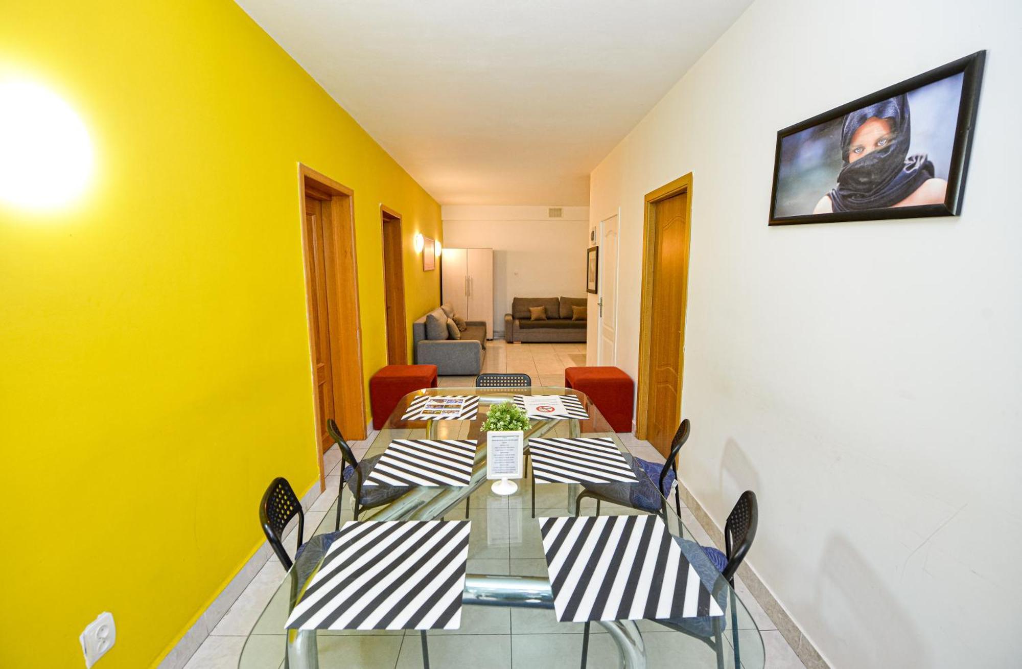 The Lincoln Suites - Central Shabbat Friendly Apartments Bucureşti Ngoại thất bức ảnh