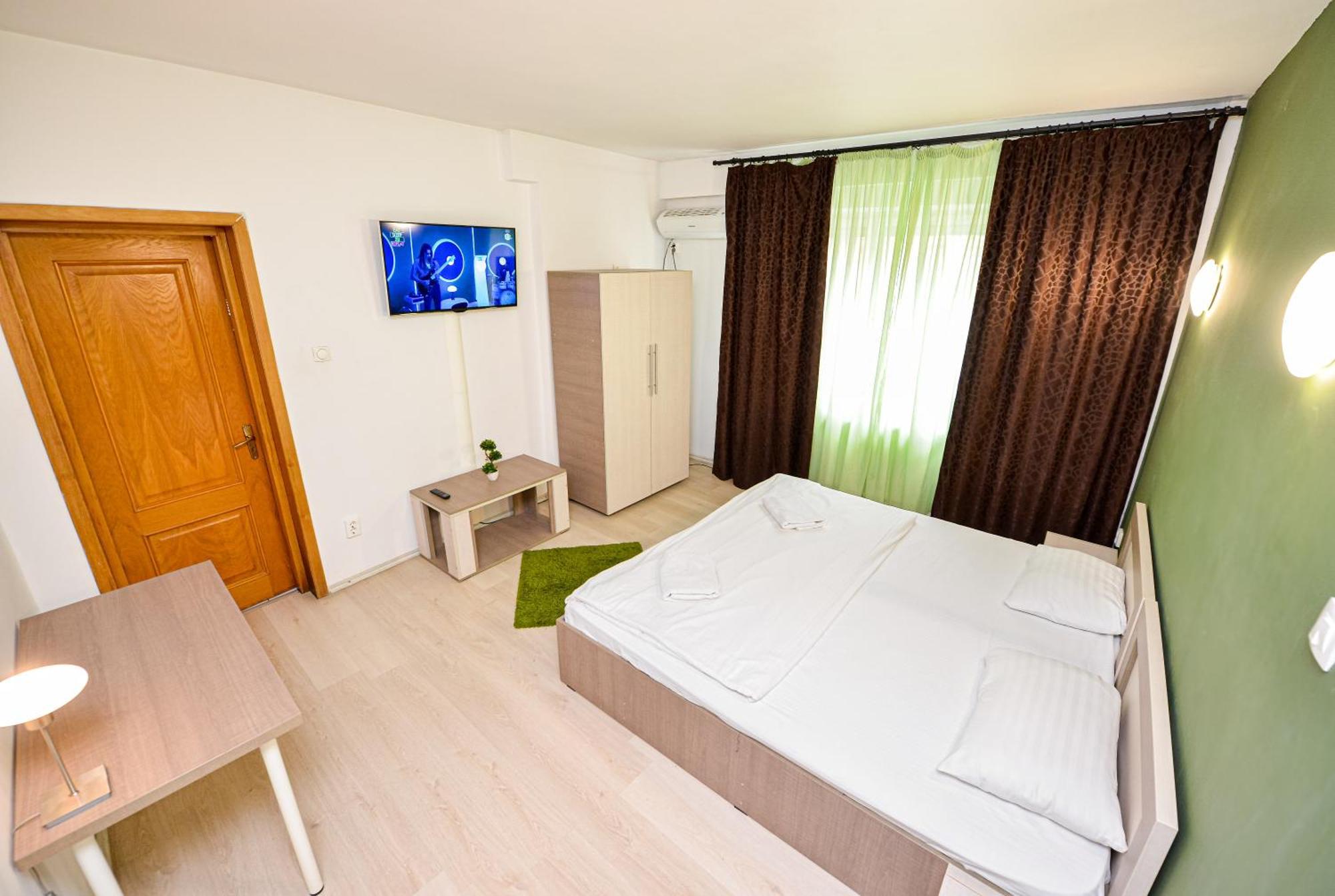 The Lincoln Suites - Central Shabbat Friendly Apartments Bucureşti Ngoại thất bức ảnh