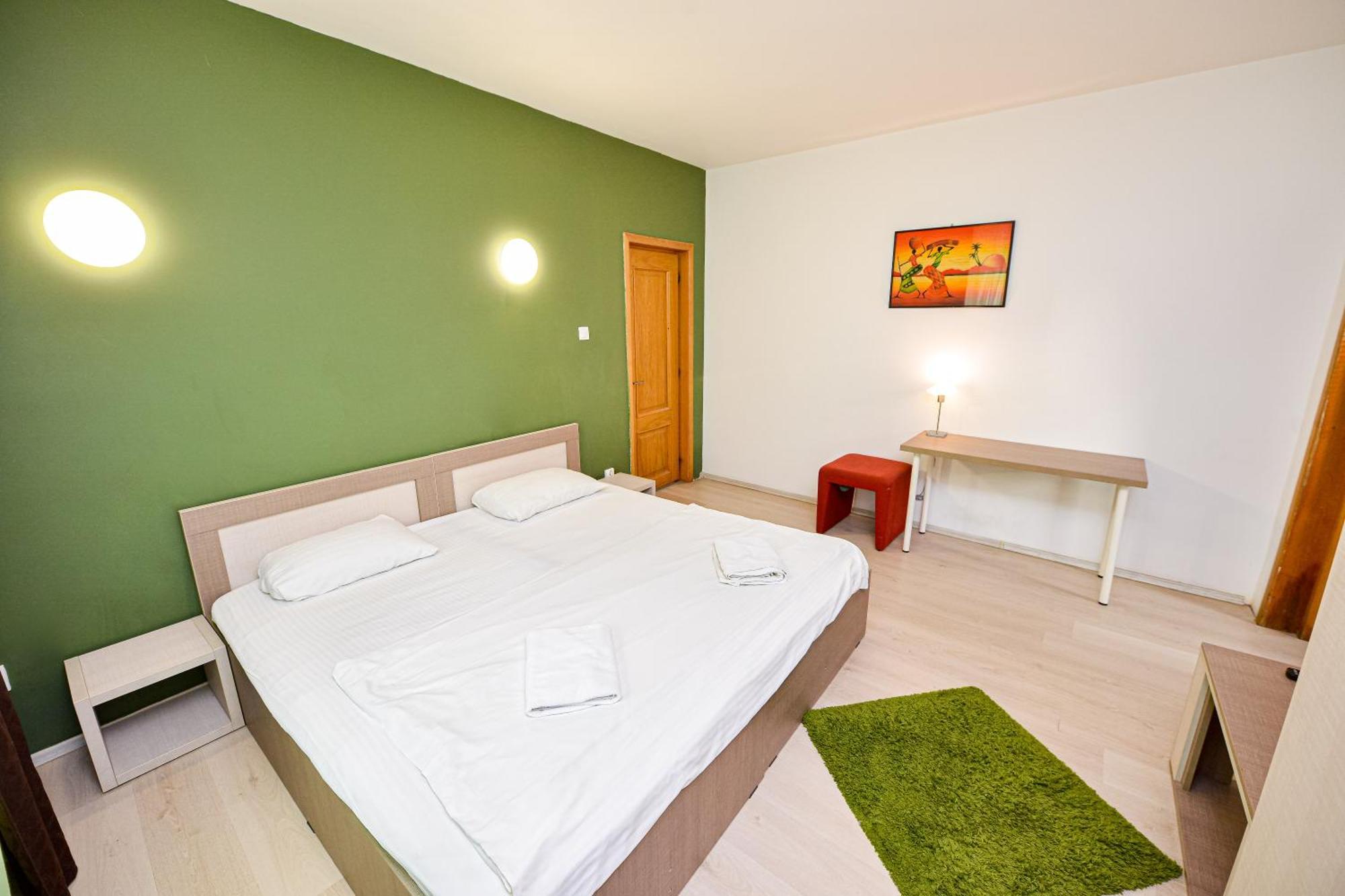 The Lincoln Suites - Central Shabbat Friendly Apartments Bucureşti Ngoại thất bức ảnh