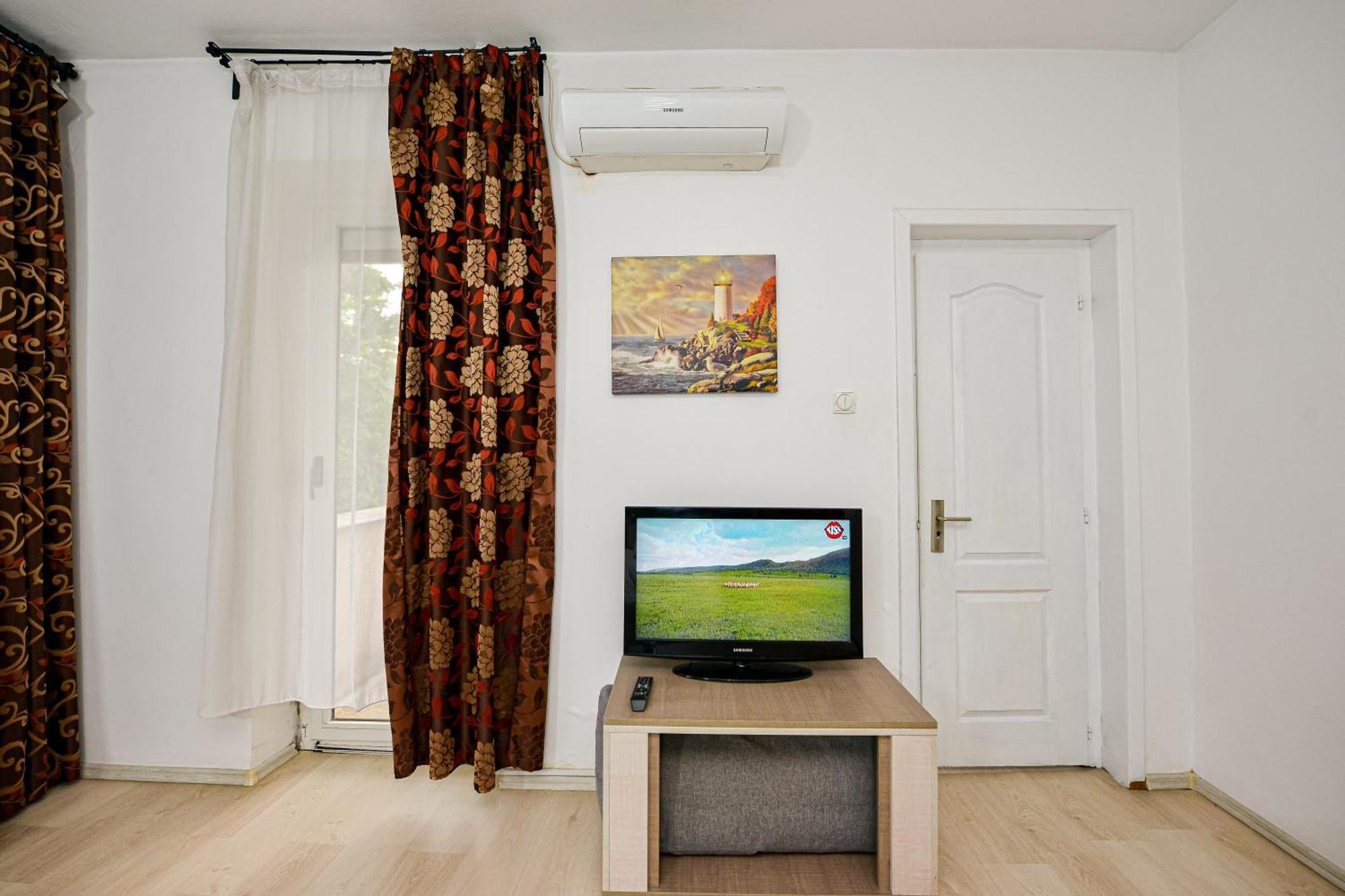 The Lincoln Suites - Central Shabbat Friendly Apartments Bucureşti Ngoại thất bức ảnh