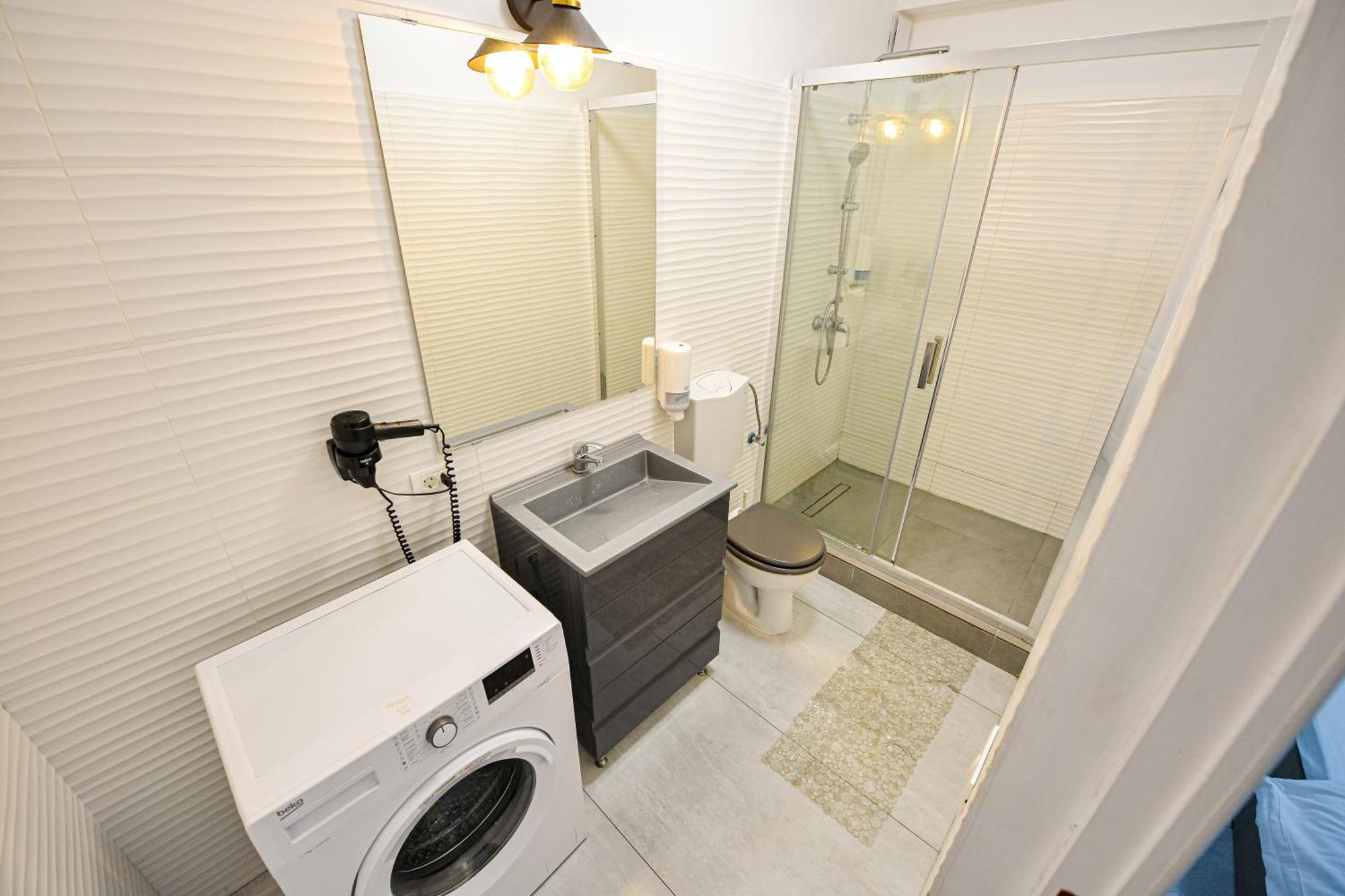 The Lincoln Suites - Central Shabbat Friendly Apartments Bucureşti Ngoại thất bức ảnh