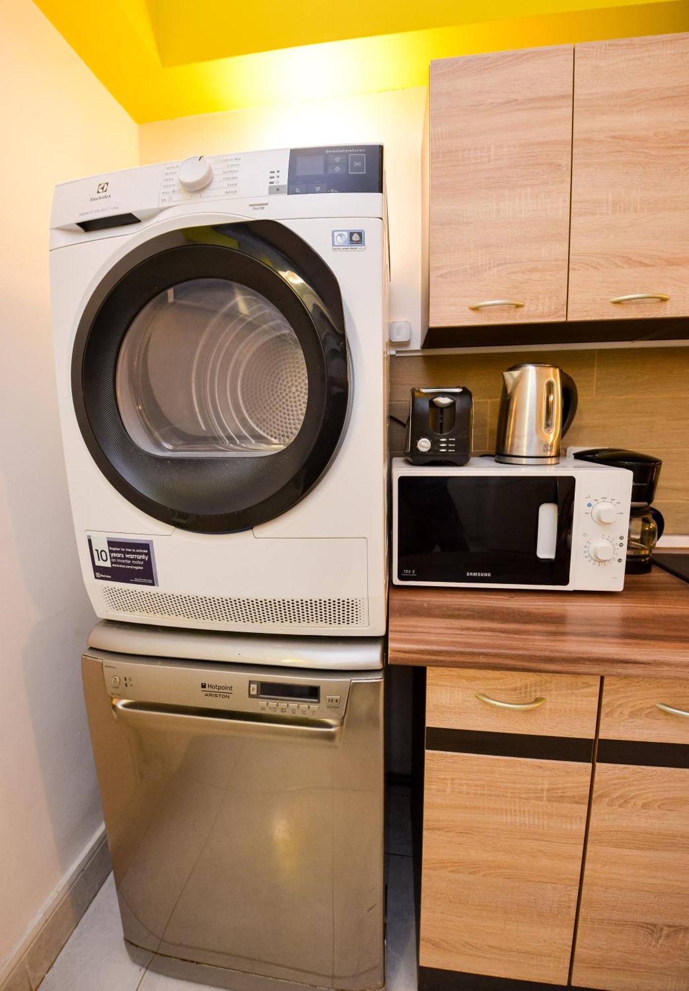 The Lincoln Suites - Central Shabbat Friendly Apartments Bucureşti Ngoại thất bức ảnh